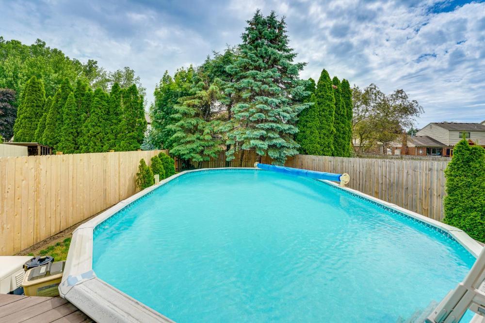 Sterling Heights Getaway with Fire Pit!